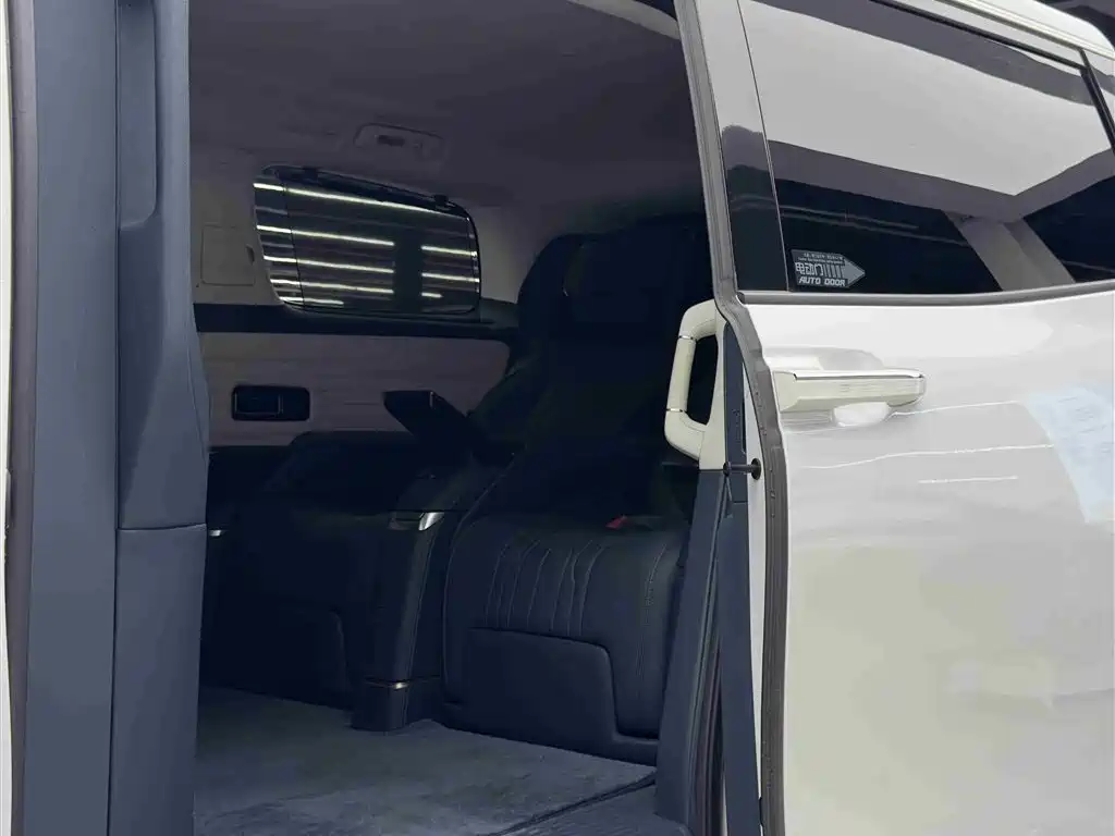 Century 2.0 T 4-seat Private