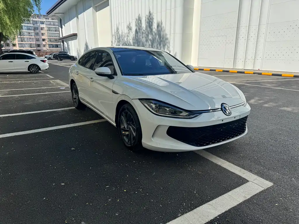 Lamando Lamando L 200 TSI DSG