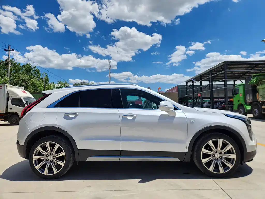 Cadillac XT4 28 T 4 WD Platinum