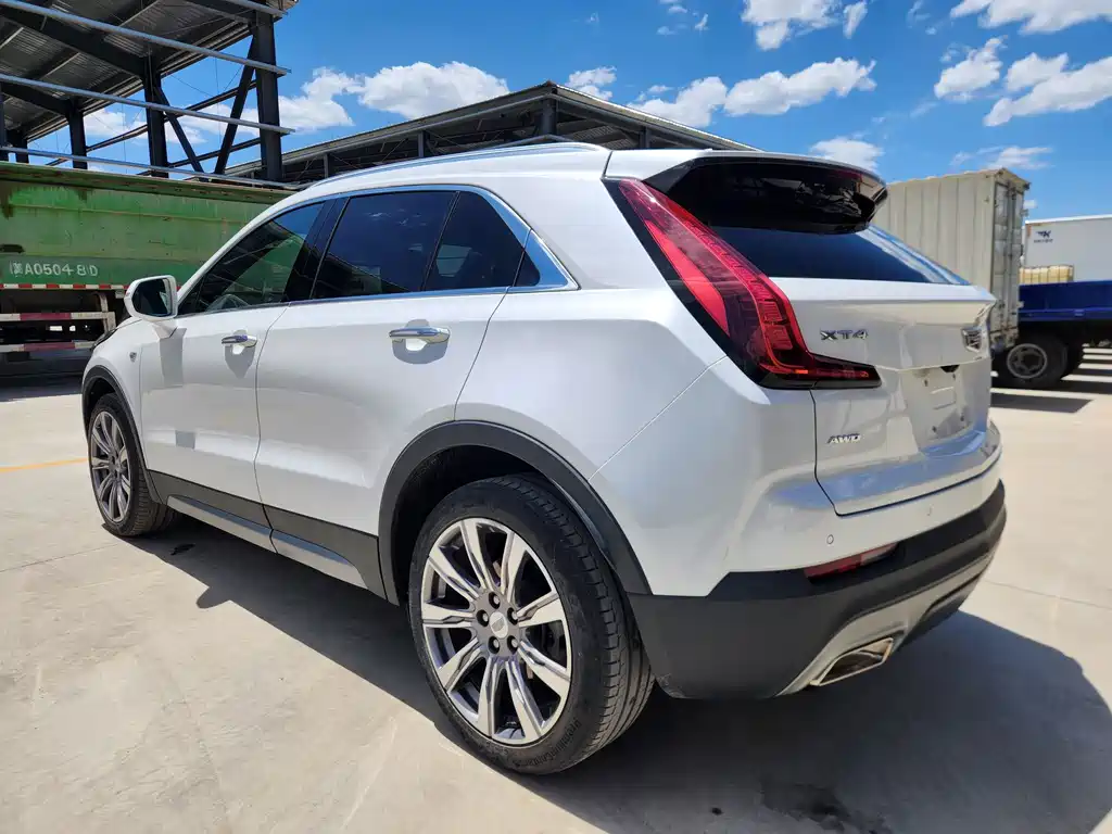 Cadillac XT4 28 T 4 WD Platinum