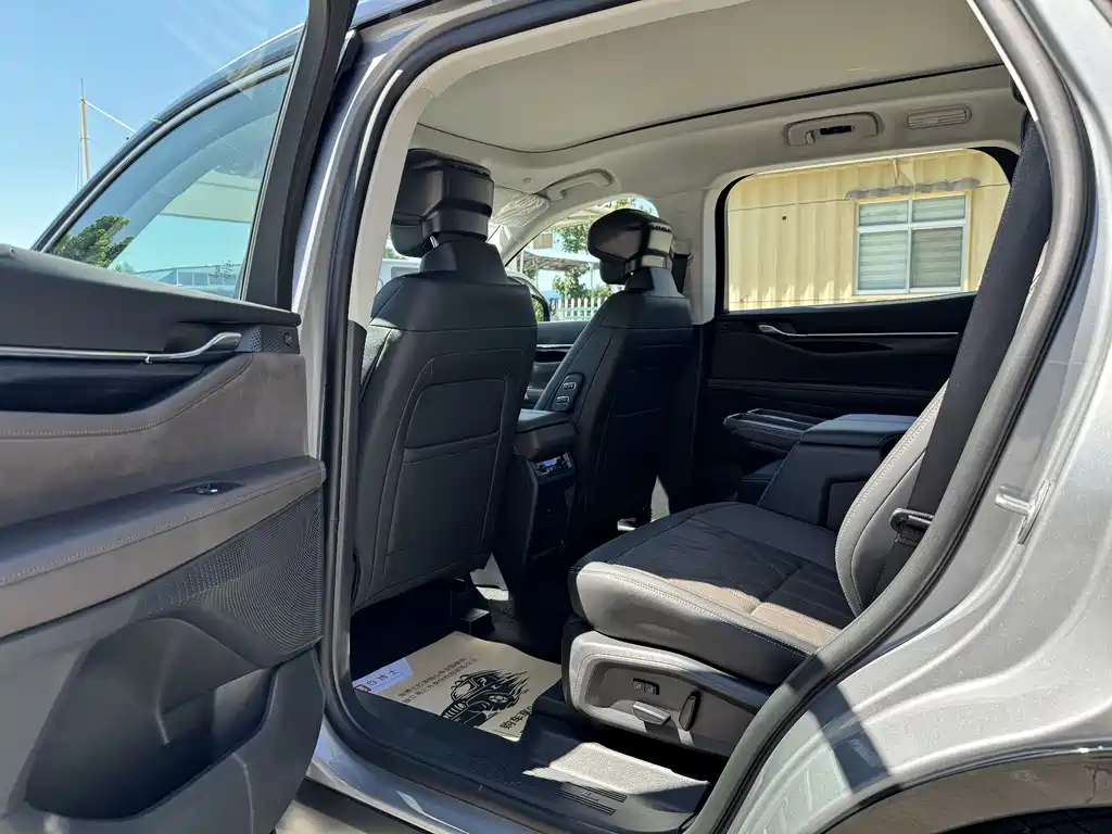 Edge Edge L 2.0 T EcoBoost E Hybrid 4 WD 7-seat Supreme