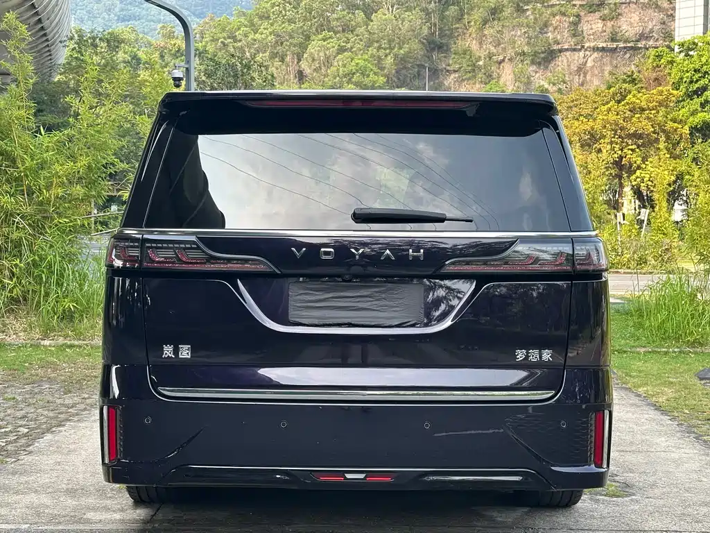 Voyah Dreamer Low Carbon Dream + Smart Enjoyment Package