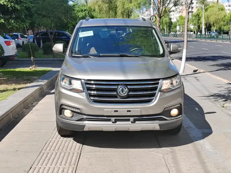 Dongfeng Fengxing SX6 1.6 L CVT Luxury