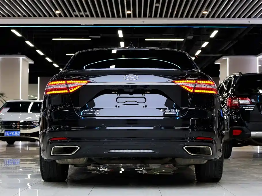 Taurus EcoBoost 245 Premium