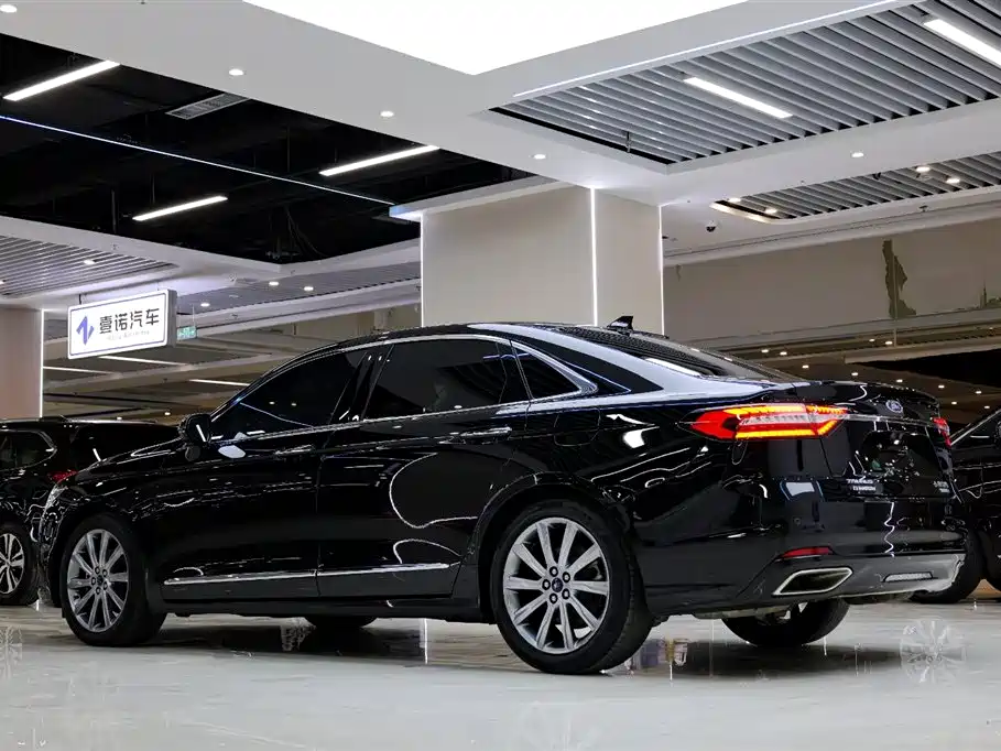 Taurus EcoBoost 245 Premium