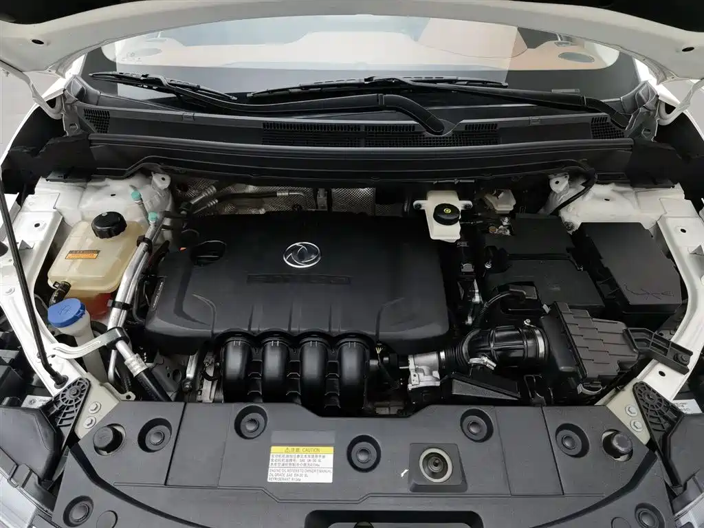 Dongfeng Fengshen AX4 东风风神AX4 2018款 1.6 L 手动潮尚型天窗版