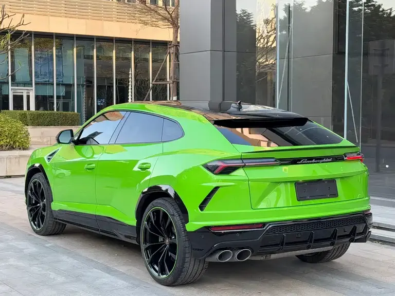 Lamborghini Urus 4.0 T V8