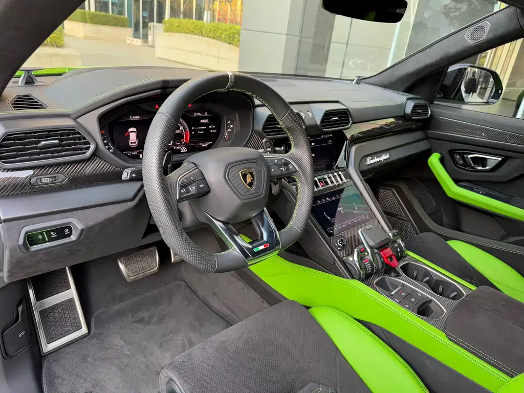 Urus 4.0 T V8