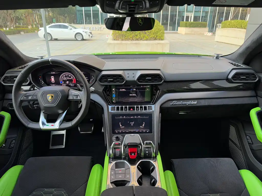 Urus 4.0 T V8
