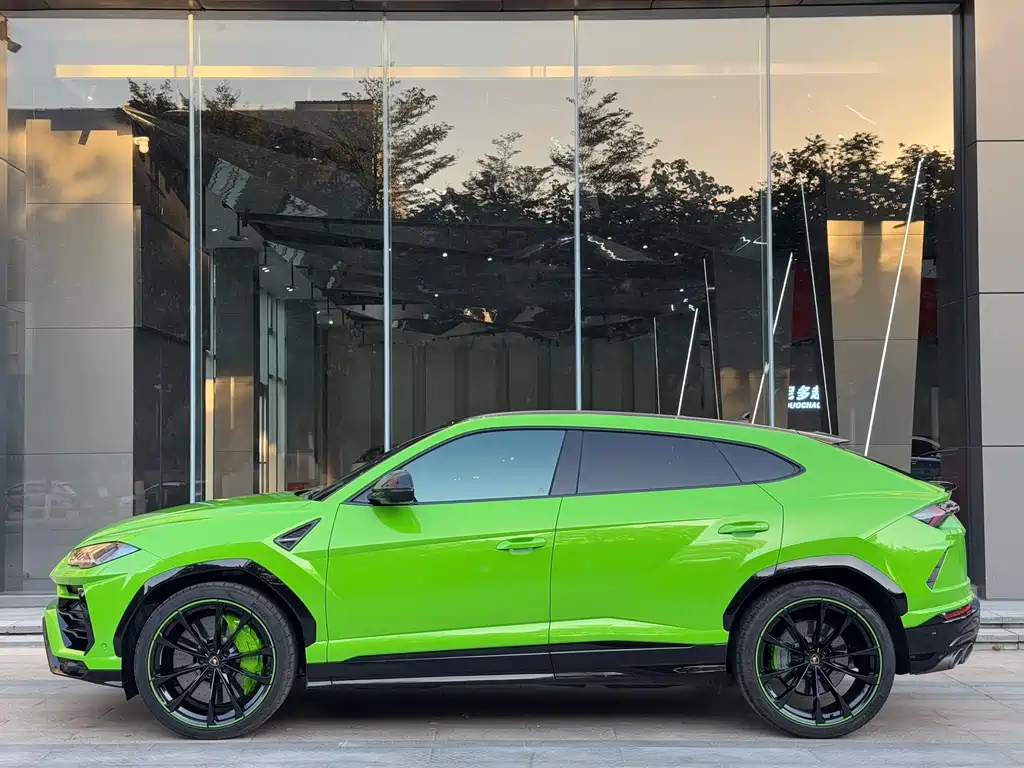 Urus 4.0 T V8