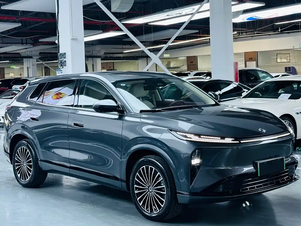 Dongfeng Fengshen L8 185 KM Dream