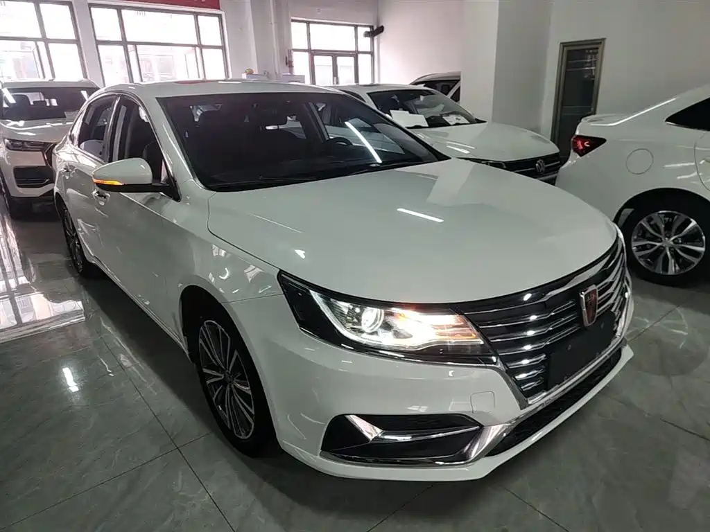 Roewe i6 Classic PLUS 1.6 L CVT 4 G Connected Glory Flagship