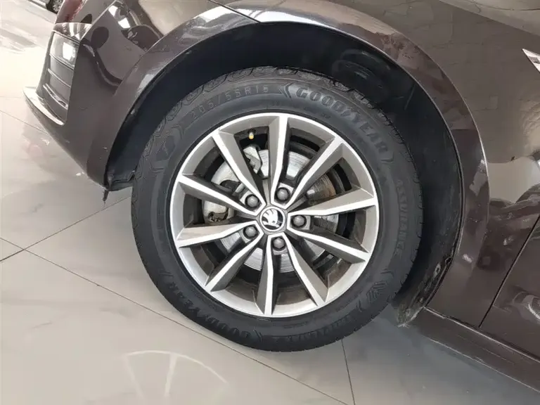 Skoda Octavia 1.6 L Auto Creation