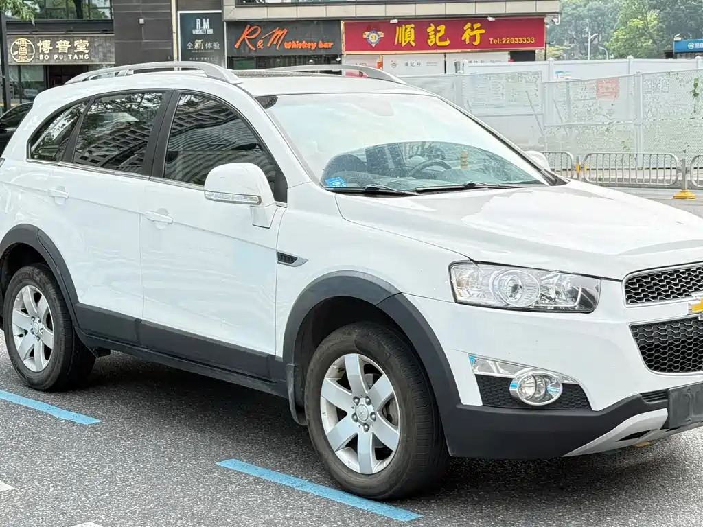 Captiva 2.4 L 4 WD Flagship 7-seat