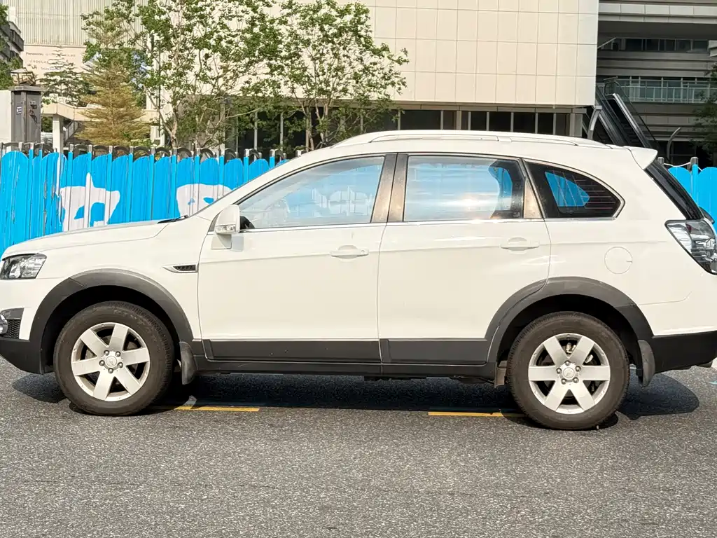 Captiva 2.4 L 4 WD Flagship 7-seat