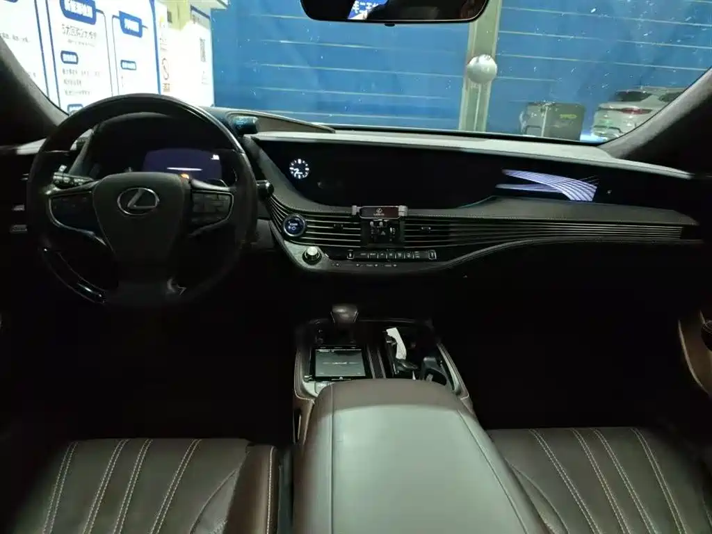 Lexus LS 500 h Luxury CN-V