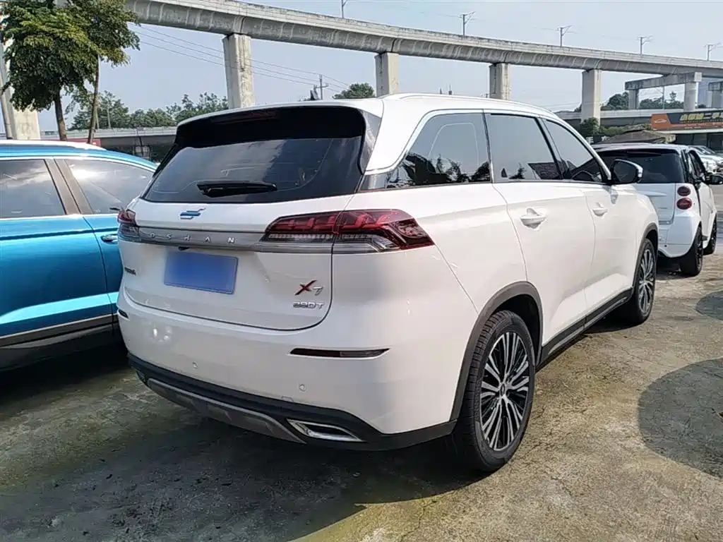 Changan Oshan X7 1.5 T Auto Premium