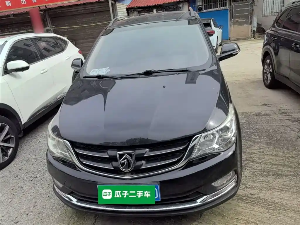 Baojun 730 1.5 L Manual Comfort 7-seat CN-V