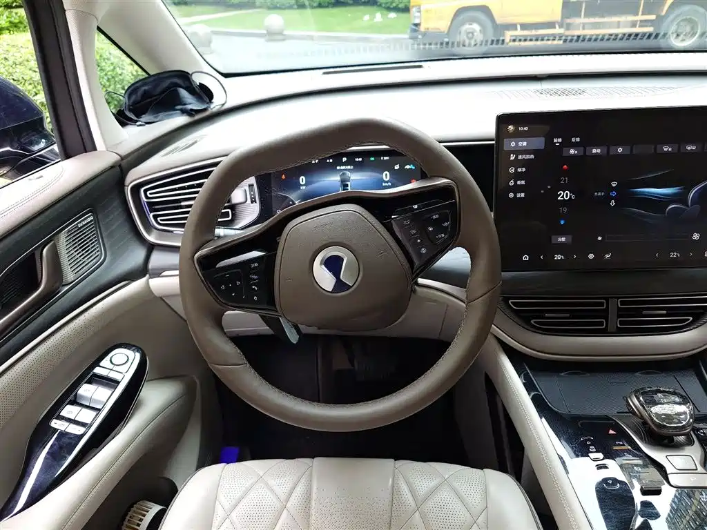 Denza D9 DM-i 970 4 WD Honored