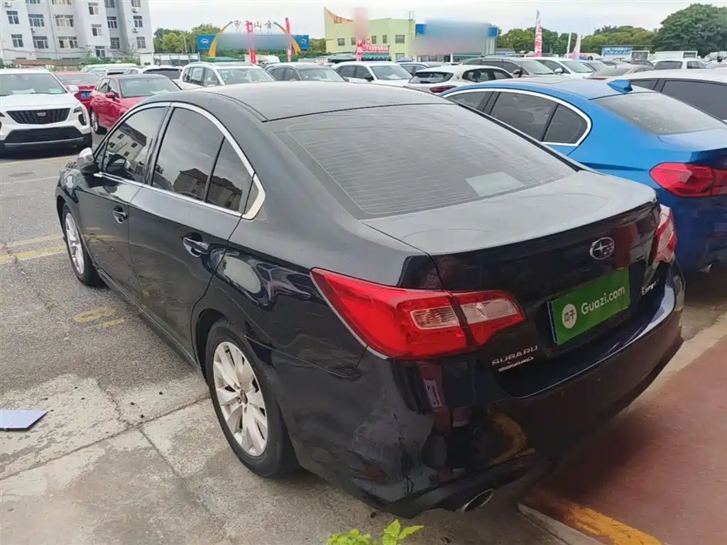 Legacy Facelift 2.5 i AWD Style
