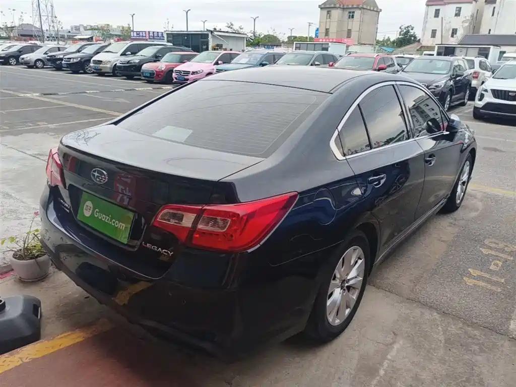 Legacy Facelift 2.5 i AWD Style