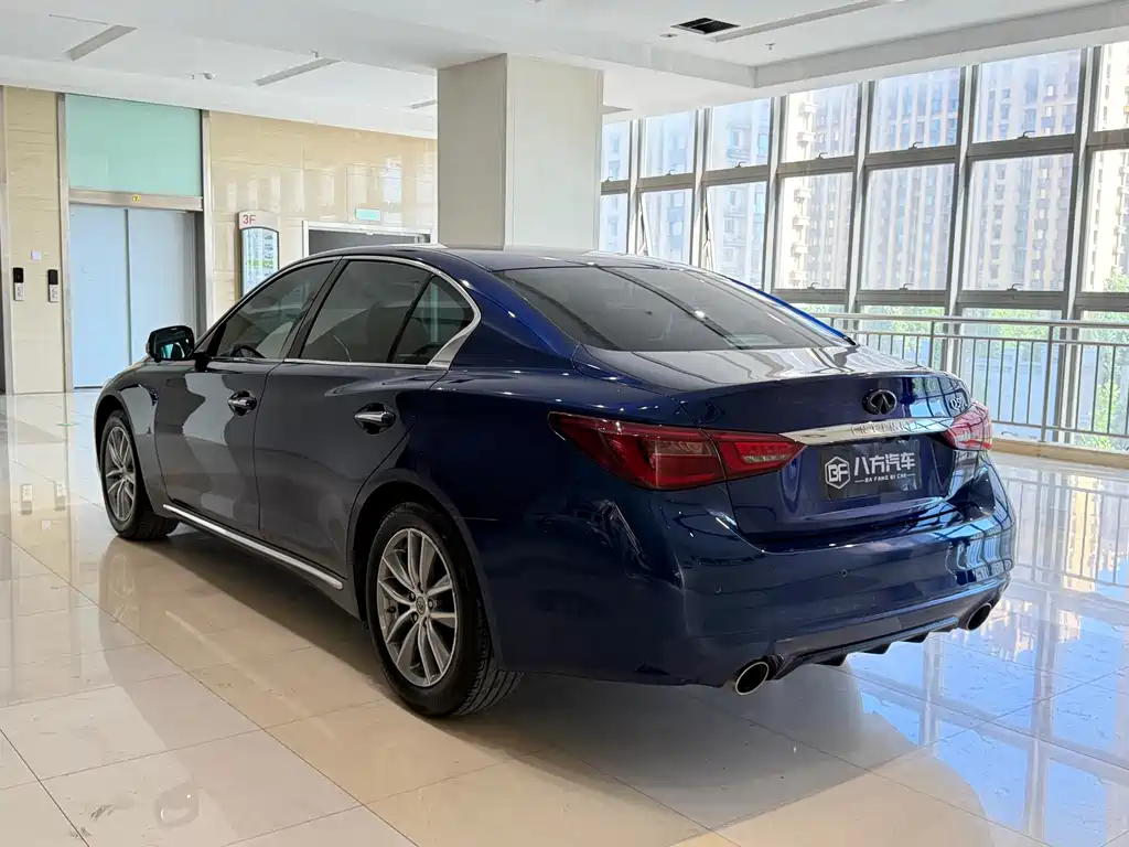 Infiniti Q50 L 2.0 T Comfort CN-V