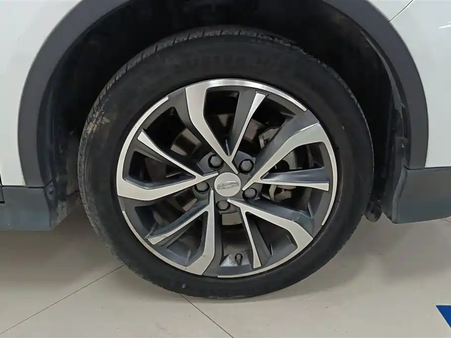 Emgrand S 1.4 T CVT Crossover Player