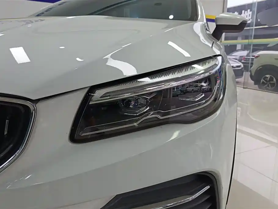 Emgrand S 1.4 T CVT Crossover Player