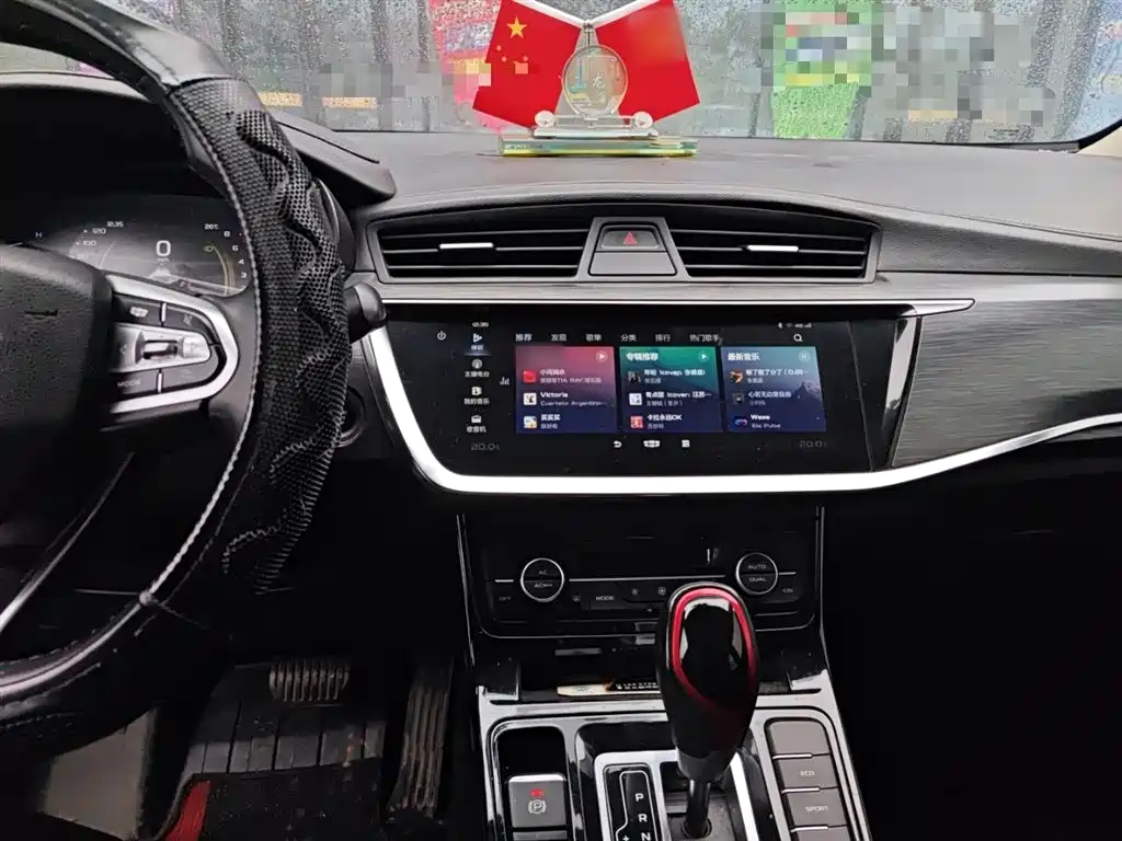 Emgrand GS 1.4 T CVT Elegant