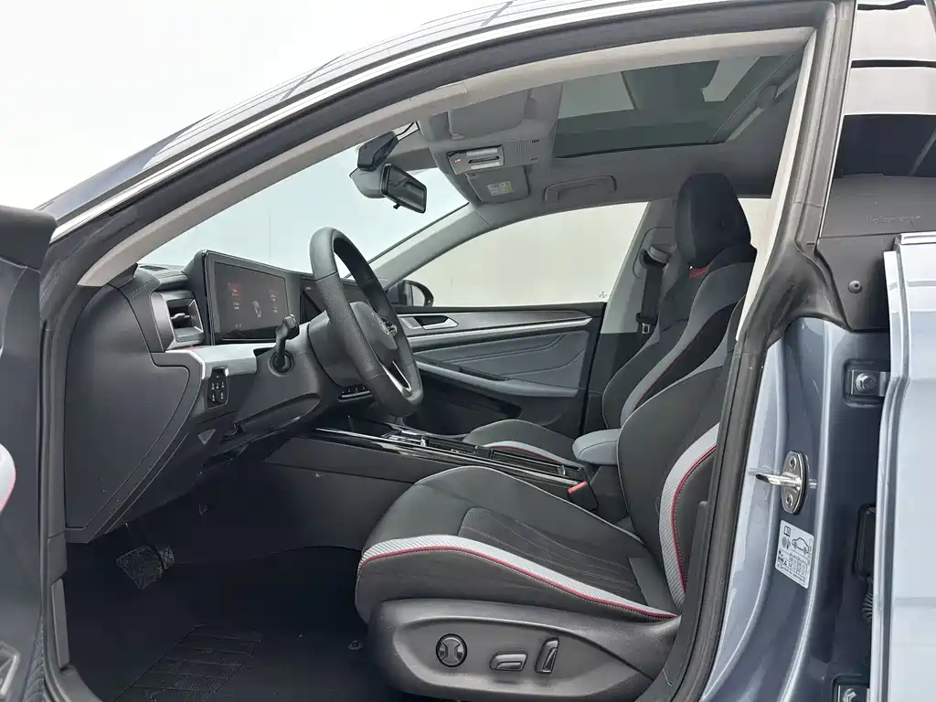 Lamando Lamando L 280 TSI DSG Spicy Cool