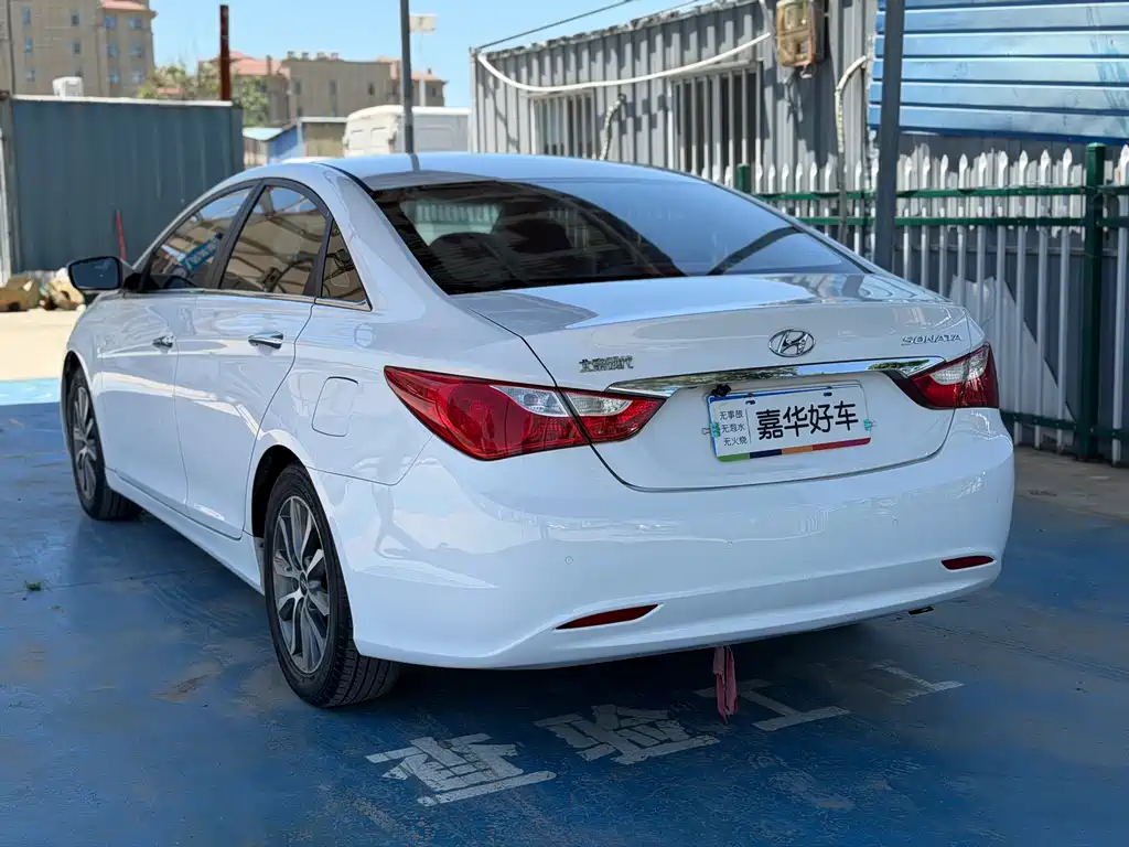 Sonata 2.0 L Auto Luxury