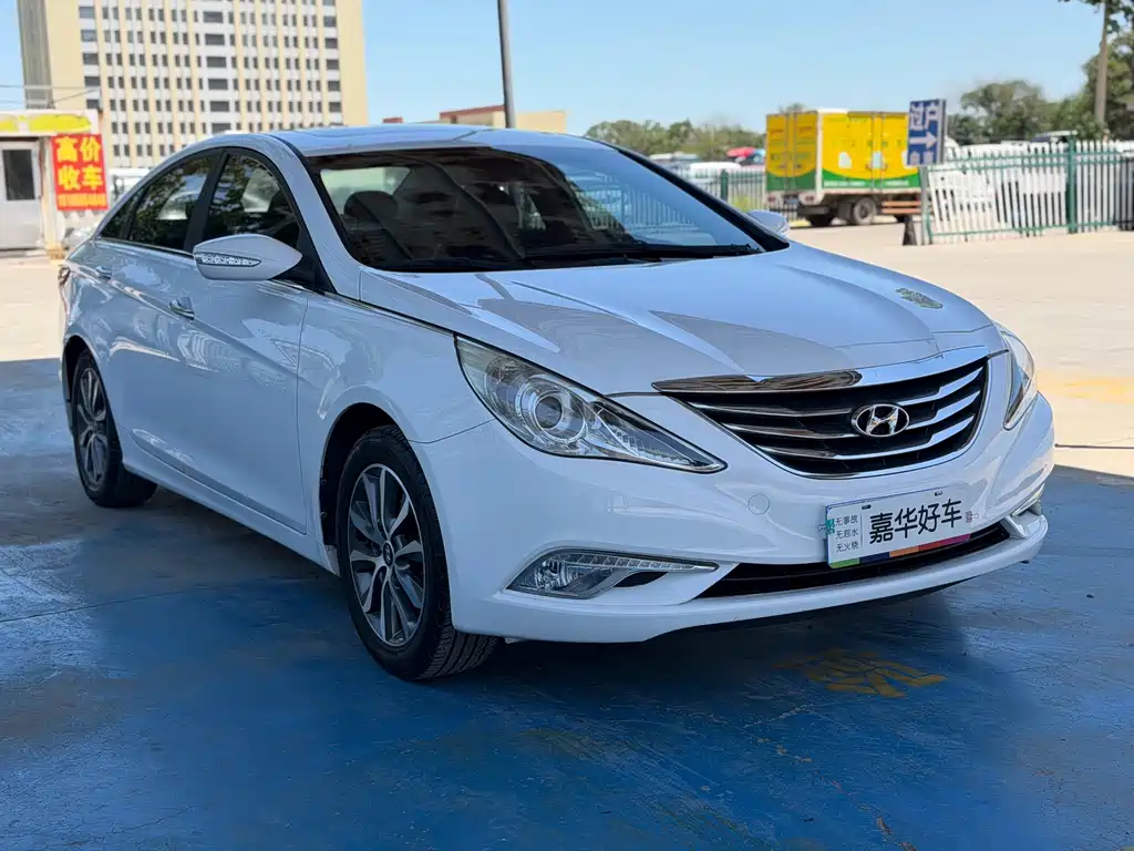 Sonata 2.0 L Auto Luxury