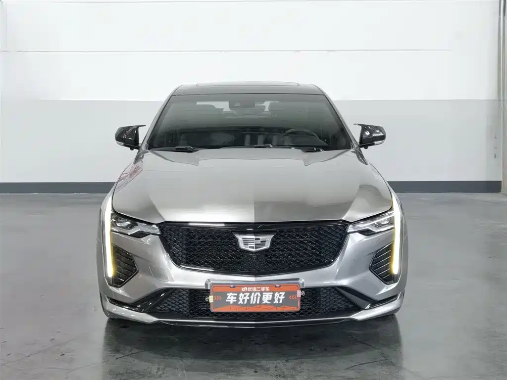 Cadillac CT4 28 T Fashion