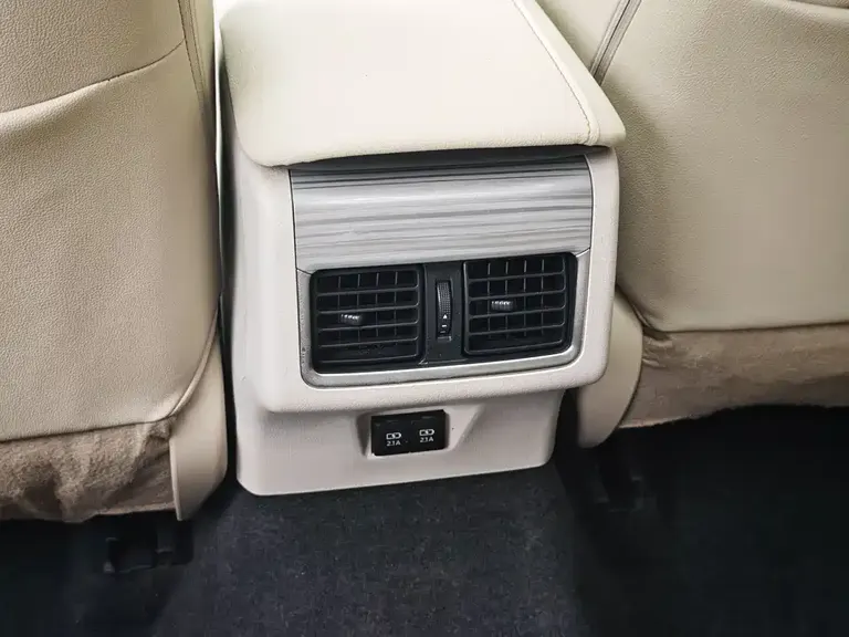 Toyota Camry Dual Engine 2.5 HG Luxury CN-V