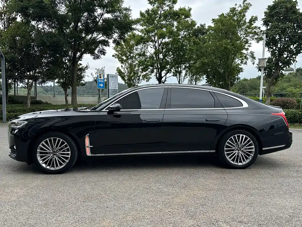 Hongqi H9 2.0 T Connected Flagship Enjoyment