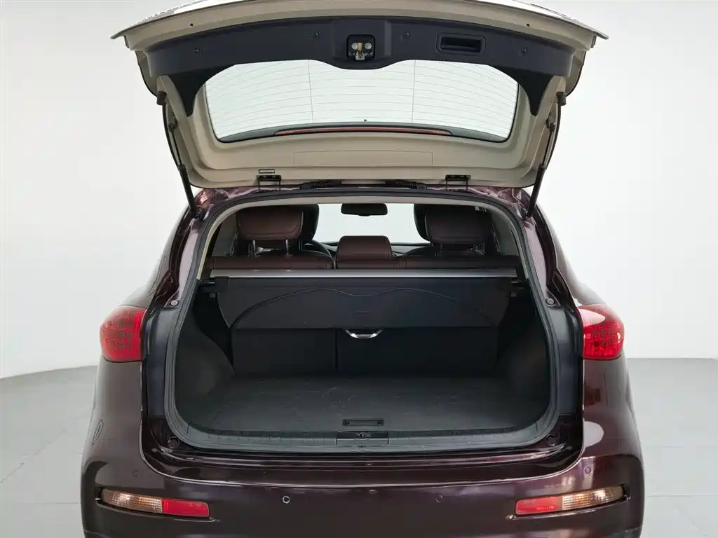 Infiniti QX50 2.5 L Joy