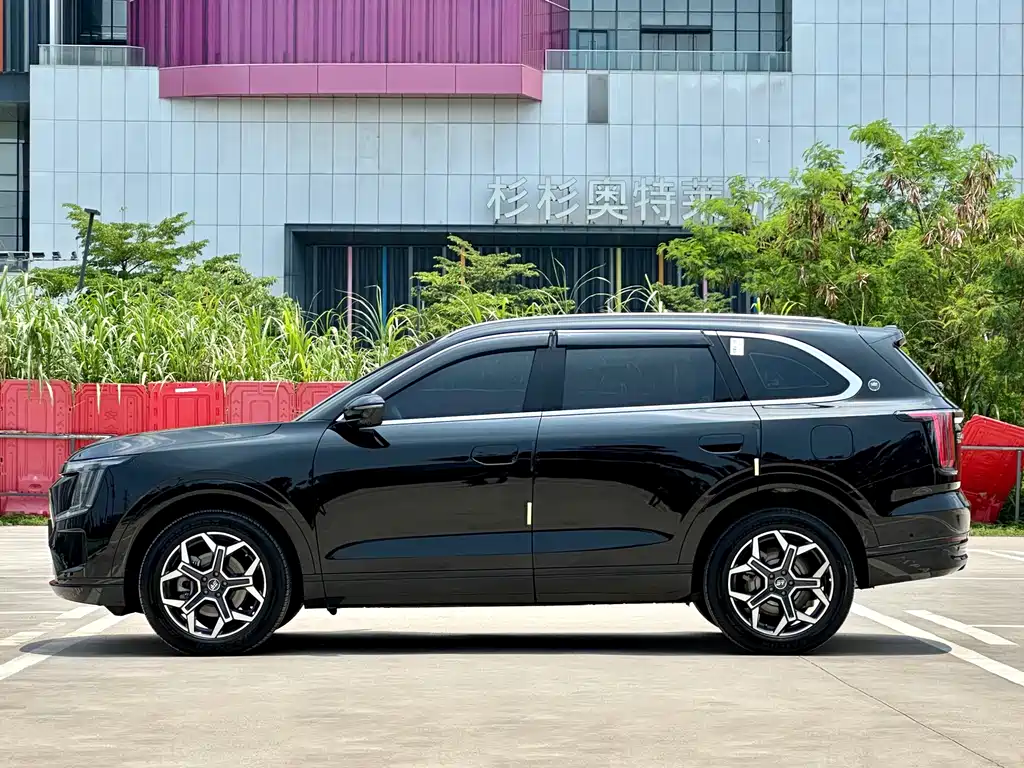 Jetour Shanhai L7 PLUS 121 km Luxury 5-seat