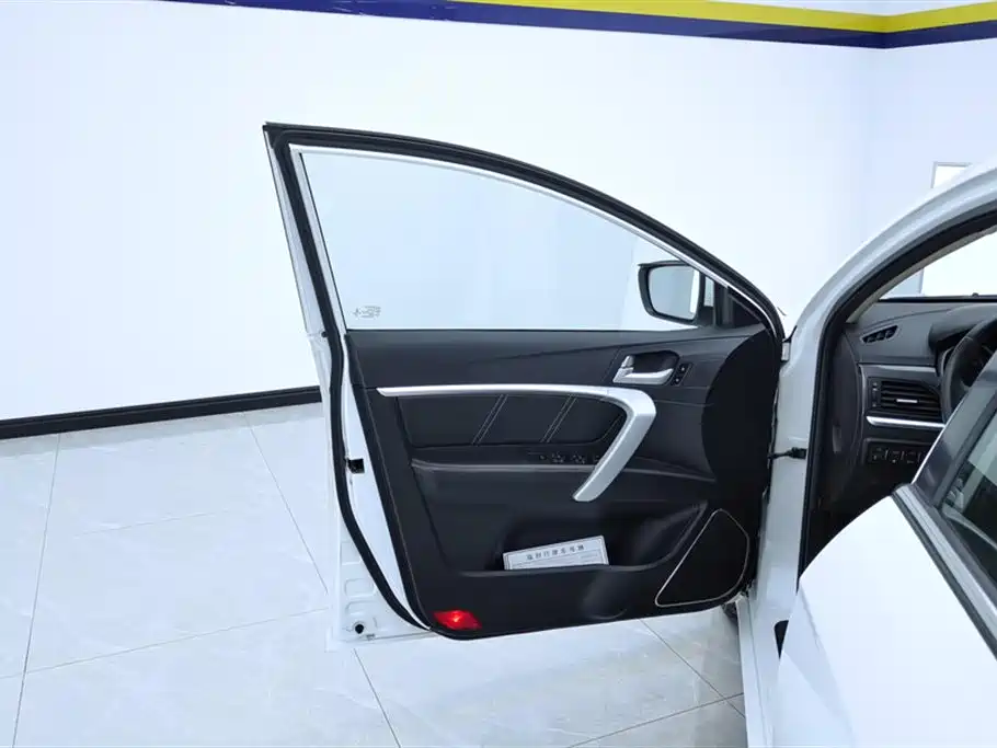 Emgrand Sedan Million 1.5 L Manual Upward