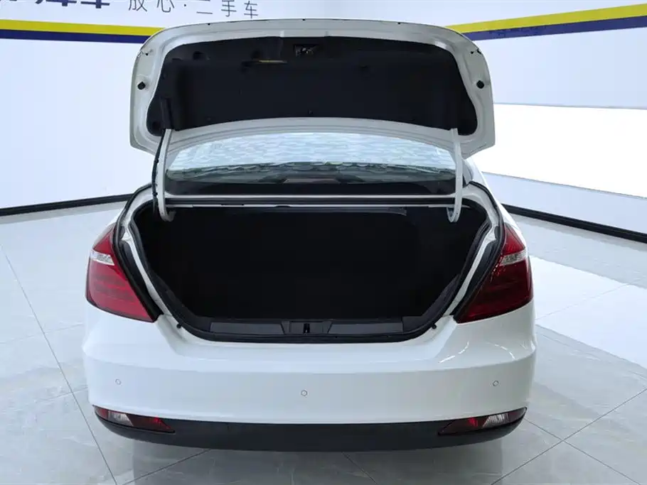 Emgrand Sedan Million 1.5 L Manual Upward