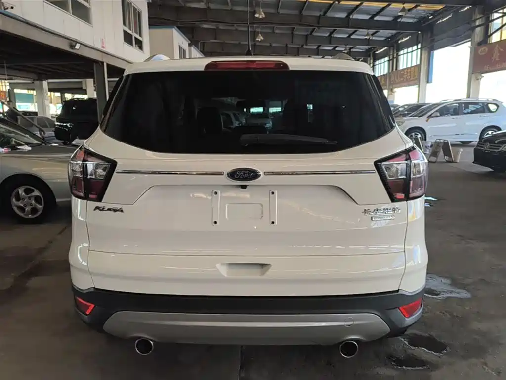Kuga EcoBoost 180 2 WD Fine Wing