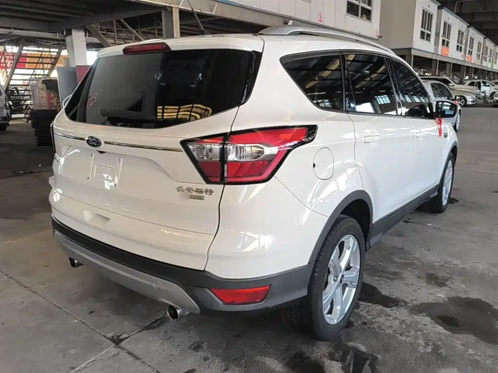 Kuga EcoBoost 180 2 WD Fine Wing