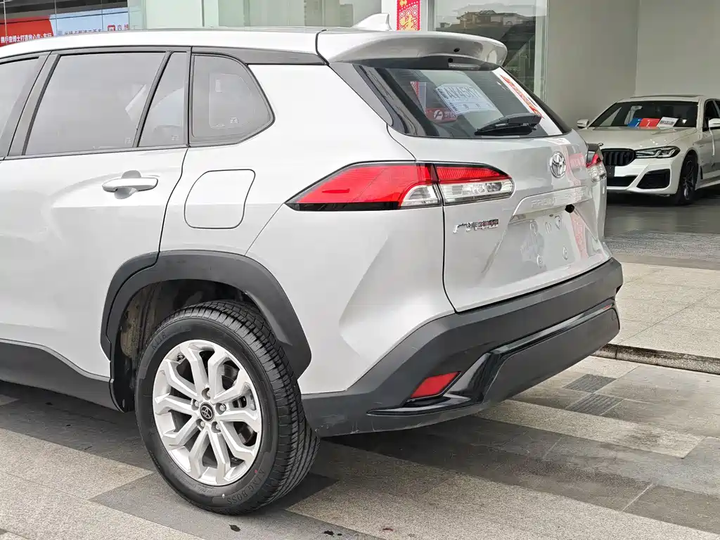 Frontlander 2.0 L CVT Leading
