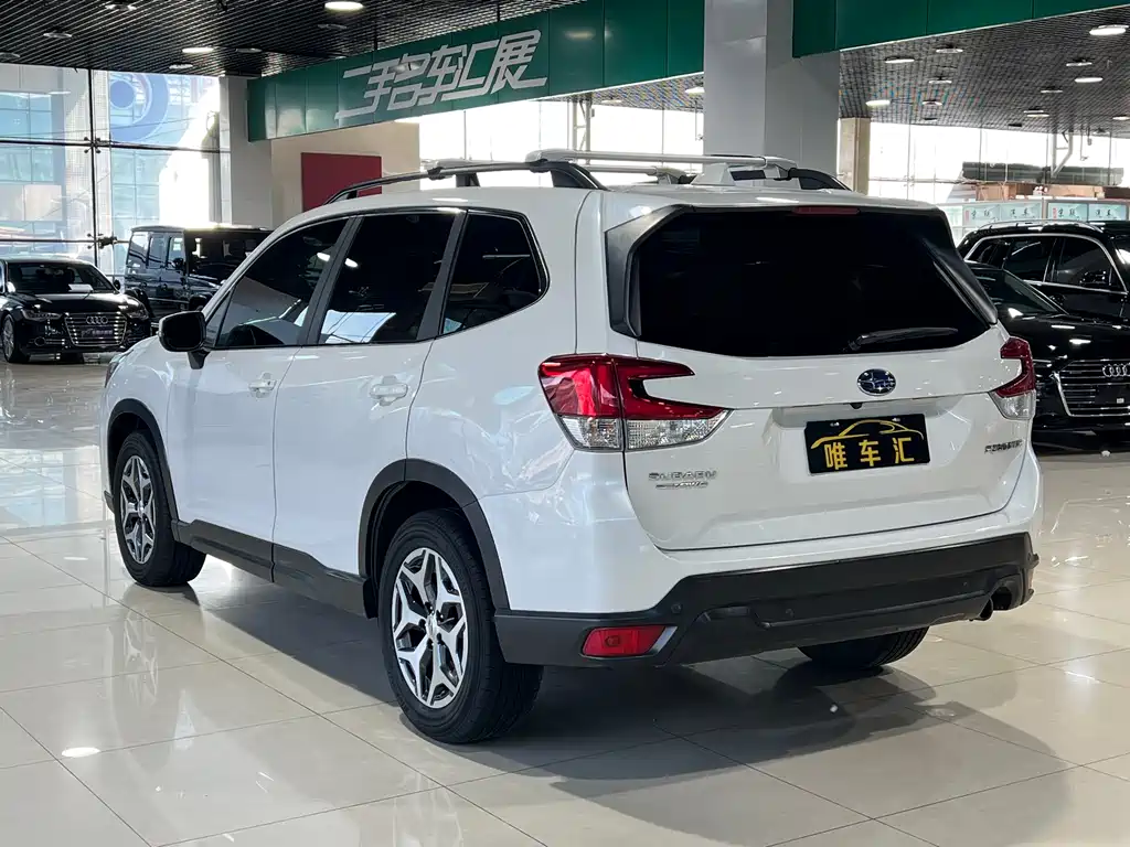 Forester 2.0 i Luxury EyeSight