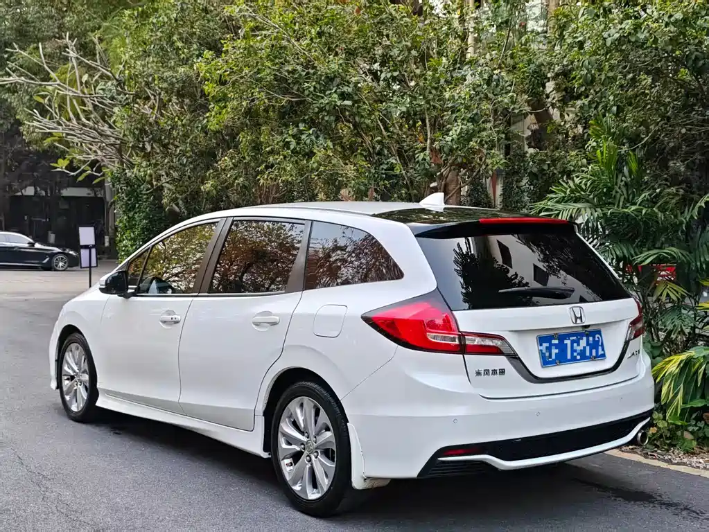 Jade 1.8 L Auto Comfort 5-seat