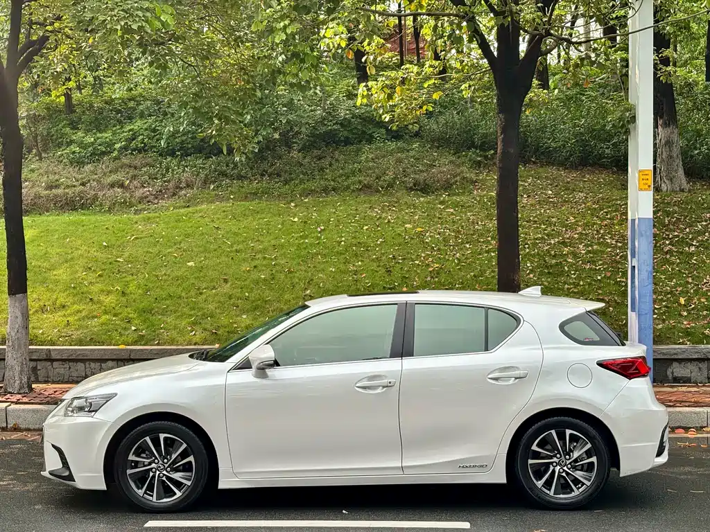 Lexus CT CT200 h Comfort Mono CN-V