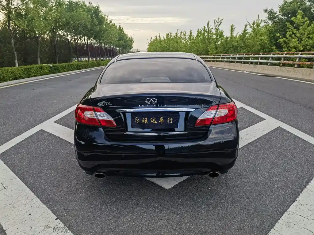 Infiniti Q70 Q70 L 2.5 L Comfort