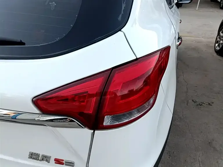 JAC Refine S3 瑞风S3 2017款 1.6 L 手动豪华智能型
