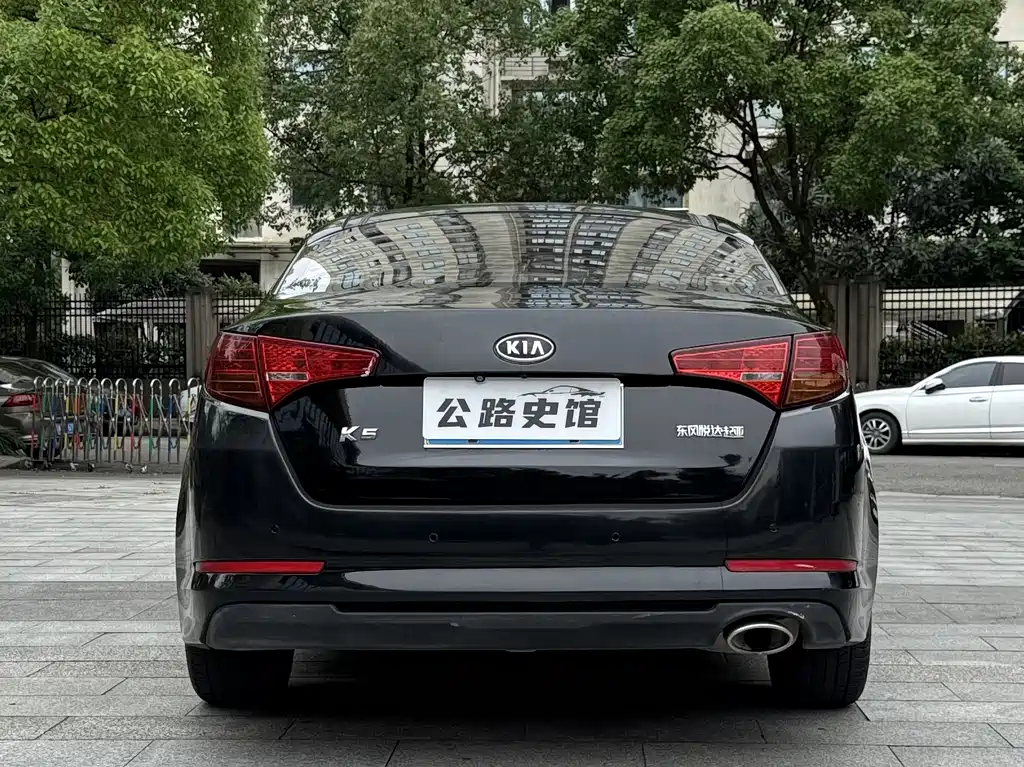 Kia K5 起亚K5 2011款 2.0 L 自动DLX