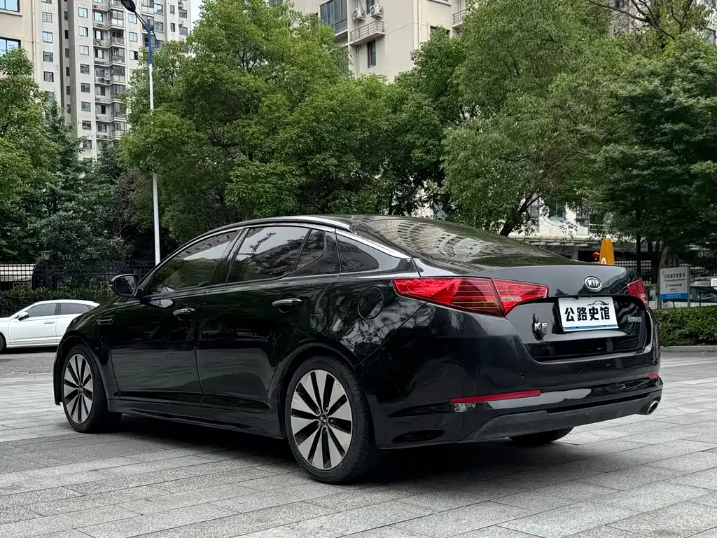 Kia K5 起亚K5 2011款 2.0 L 自动DLX