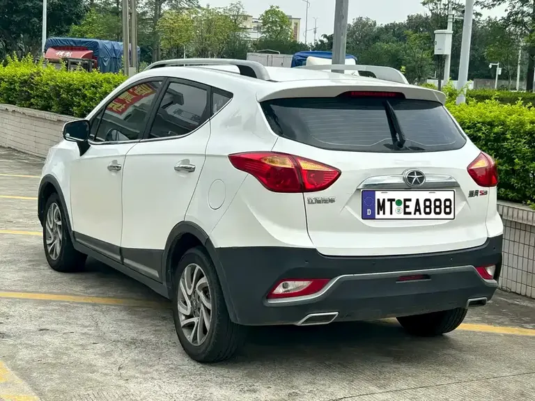 JAC Refine S3 1.5 L CVT Luxury Intelligent Premium